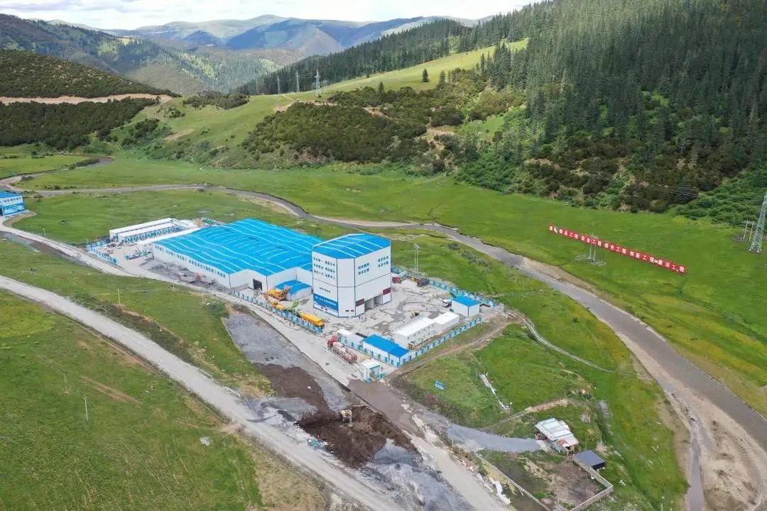 “站”立高原！徐工攪拌站助力川藏線建設！
