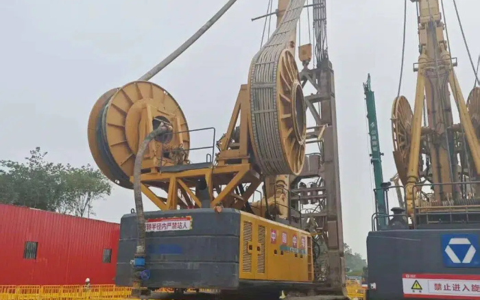 地質無難題！徐工雙輪銑槽機助力區(qū)域基建按下 “加速鍵”