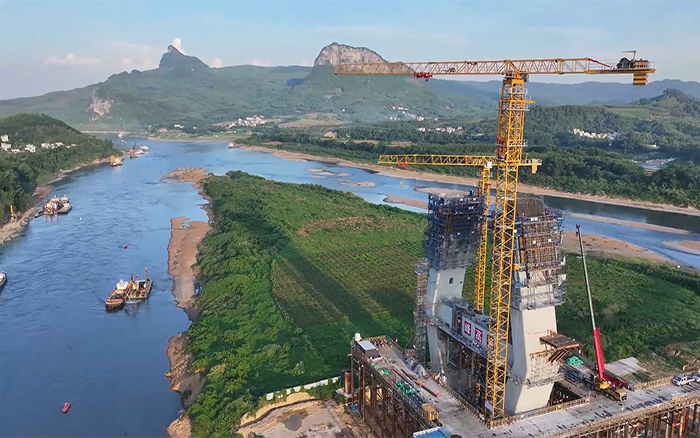 柳江之上，再添飛虹！徐工XGT800-40S助建柳江特大橋